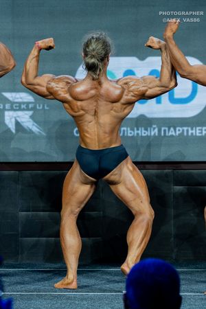 CLASSIC  PHYSIQUE юниоры